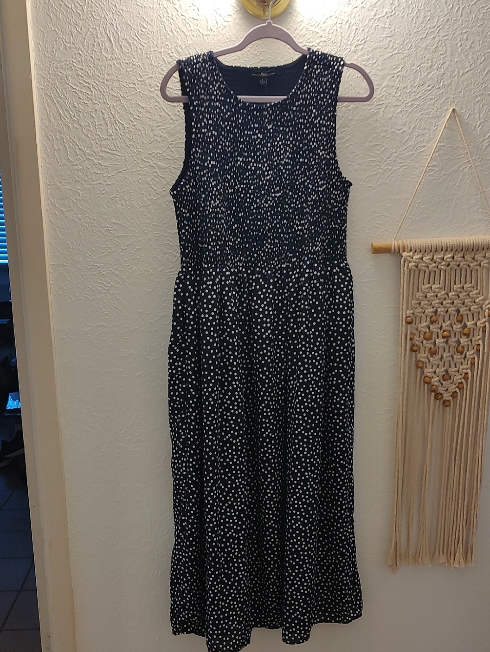 Women's Black Polka Dot Sleeveless Midi Dress